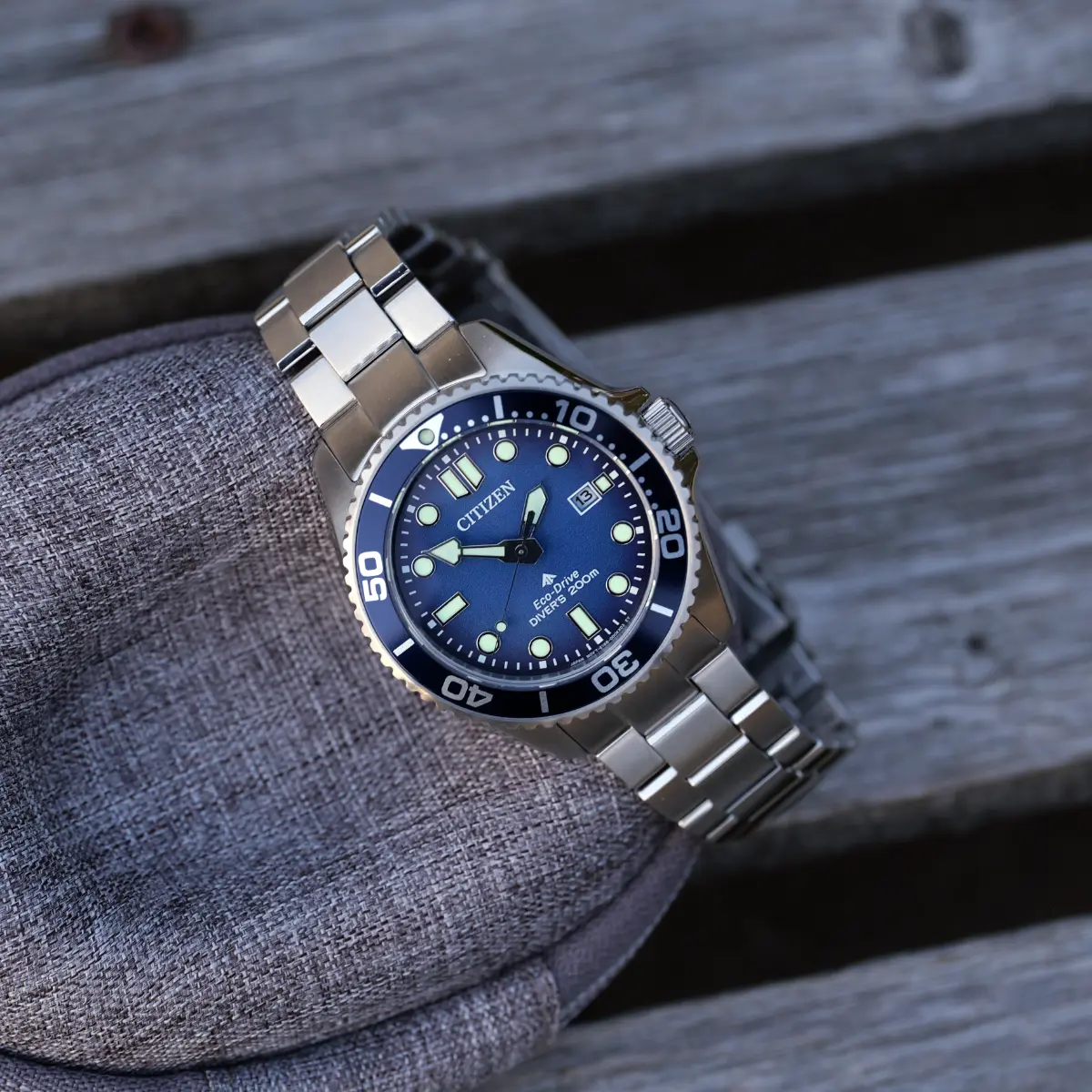 Pro Marine BN0260-54L edustaa klassisten sukeltajankellojen tyyliä.