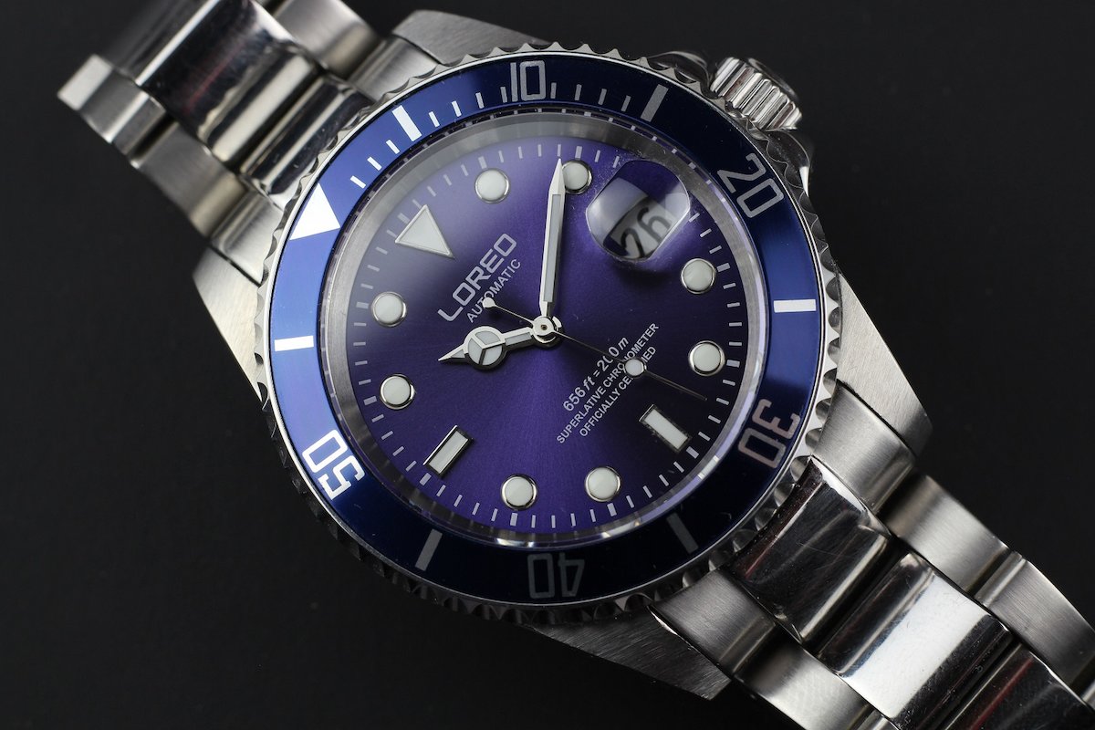 Loreo L9201G on noin 50€ hintainen Rolex Submariner homage.