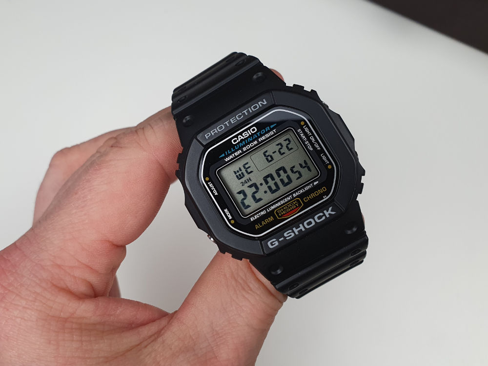 G-Shock DW-5600E kestää varmasti.